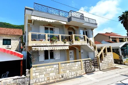 Price reduction! Villa for sale by the sea.