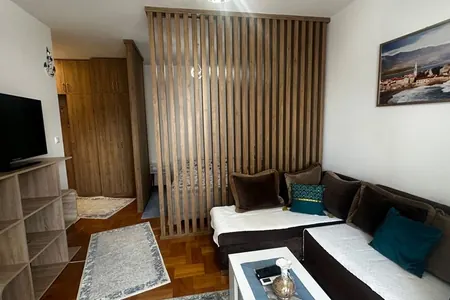 Izdaje se studio apartman, Bar, centar
