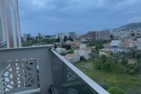 Jednosoban stan 57m2 na prodaju u zgradi u izgradnji u Baru, Beliši.