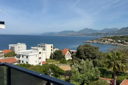 Studio for sale with sea view in Utjeha .