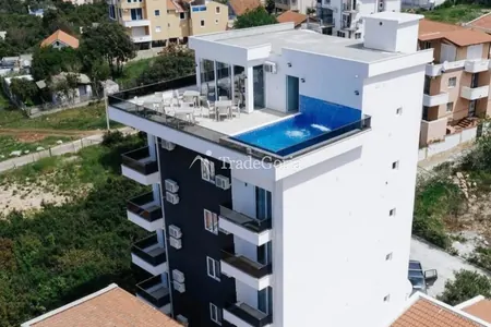 Studio in complex with pool, sea view just 100 meters from the beach in Utjeha