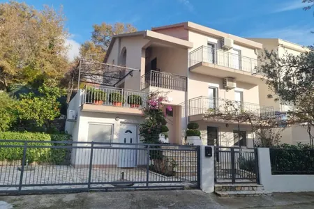 Kuca od 160 m2. Petrovac.