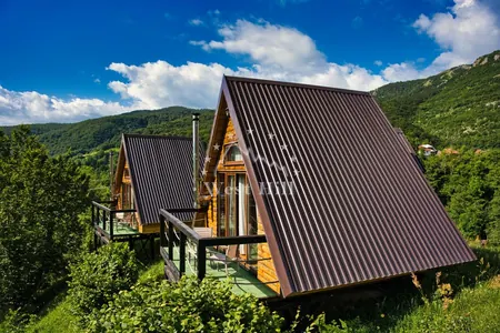 Tourist eco-complex in Lipovo