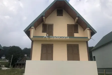 Three-story house in Zhablyake