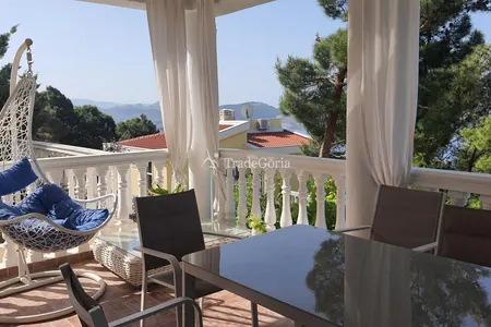Three-story villa with pool in Bar, Green Belt area - 550,000 euros