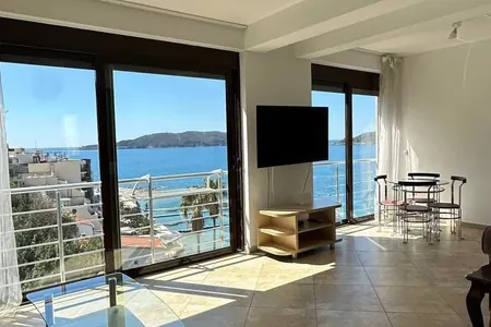 Zweizimmerwohnung, Rafailovići, Erste Reihe zum Meer