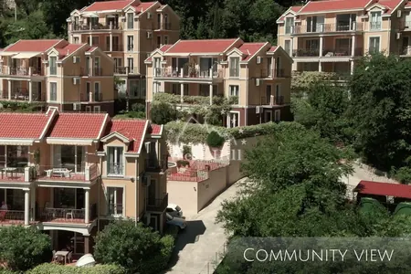 Two bedroom apartment in the complex