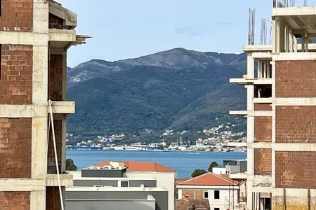 Two-bedroom apartment in the up-and-coming Donja Lastva area