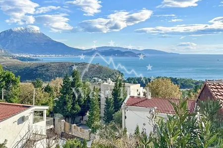 Two-storey house with panoramic sea view