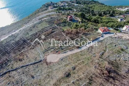 Plac sa Impresivnim Pogledom na Jadransko More u Reževićima