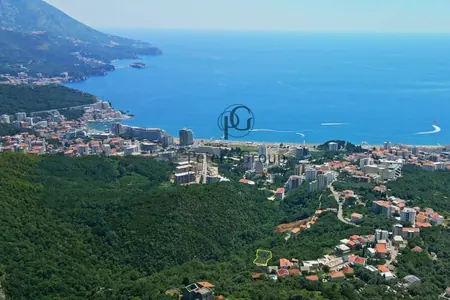 Urbanizovano građevinsko zemljište sa panoramskim pogledom na more u Bečićima, Opština Budva