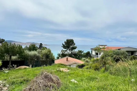 Urbanized plot of 350 m² with sea views in the Zeleni Pojas