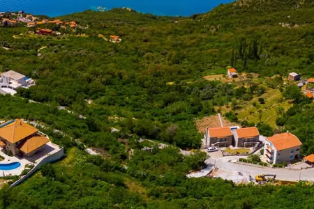 Urbanizovani plac sa panoramskim pogledom na more, Budva, Tudorovići