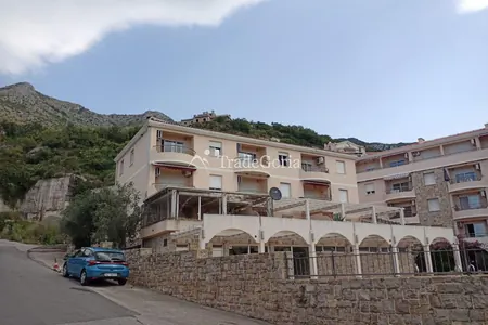 Wohnung mit atemberaubendem Meerblick in Perazichi Do