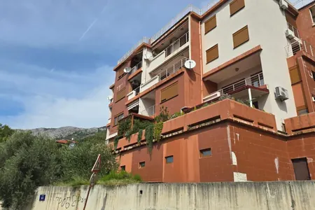 Pogledajte stan u Brežinu - 300 m do plaže!