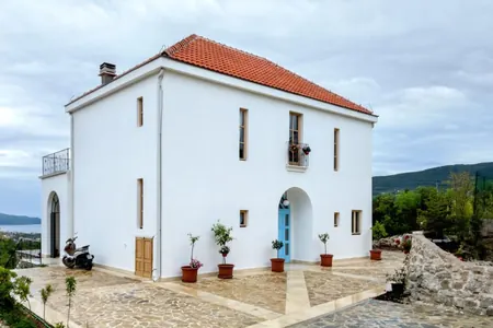 Villa Herceg Novi mit Meerblick