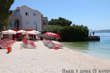 Villa with apartments in Baosici