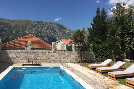 Villa Jasmine in Stoliv (Kotor Bay)