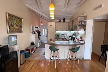 We offer a luxurious and very cozy 2 bedroom apartment, Bigovo
