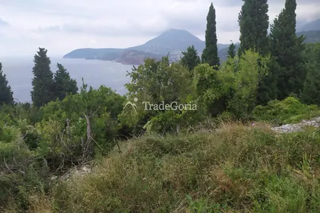 Land plot in Ratac with ruins and panoramic sea view