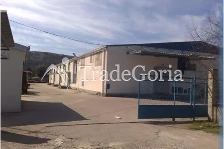 Земельный участок в Баре со складскими помещениями.
