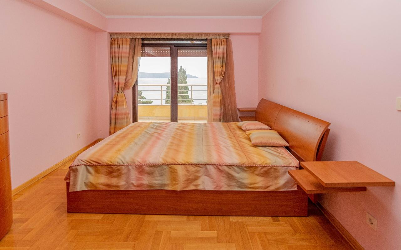 1-Bed 60m2 First Line Sea Apartment with Garage in Igalo