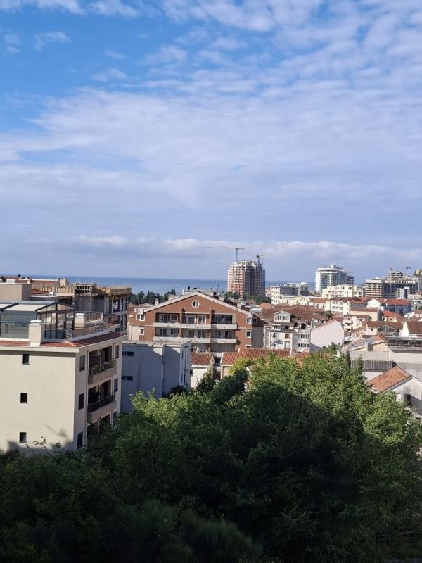 1-Zimmer-Wohnung mit Meerblick in Budva (Lazi)