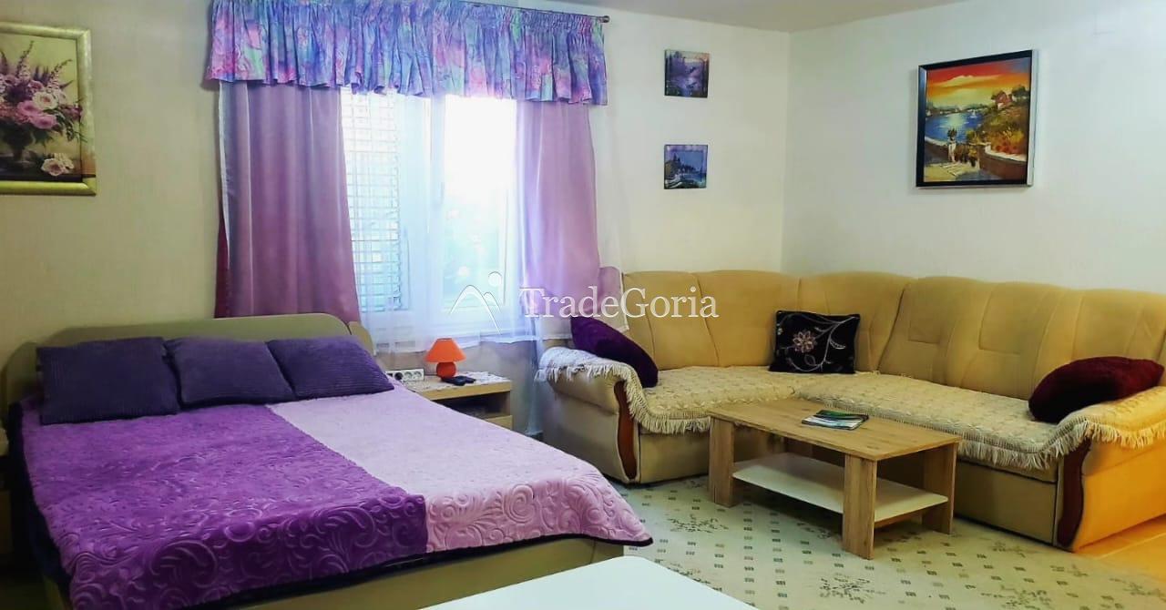 Na prodaju: Radni mini-hotel sa 4 apartmana, bazenom, saunom, parkingom za 6 automobila