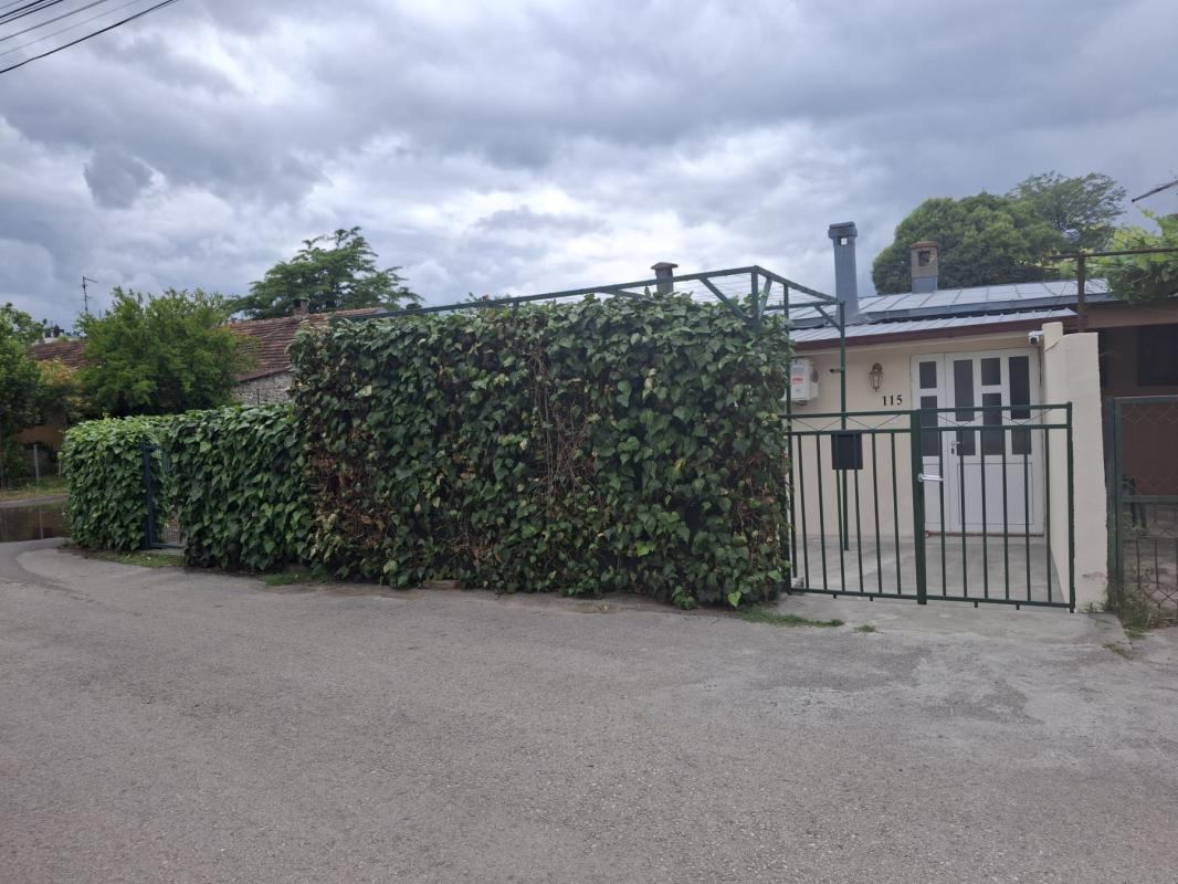 105m² Haus zum Verkauf in Zabjelo, Podgorica