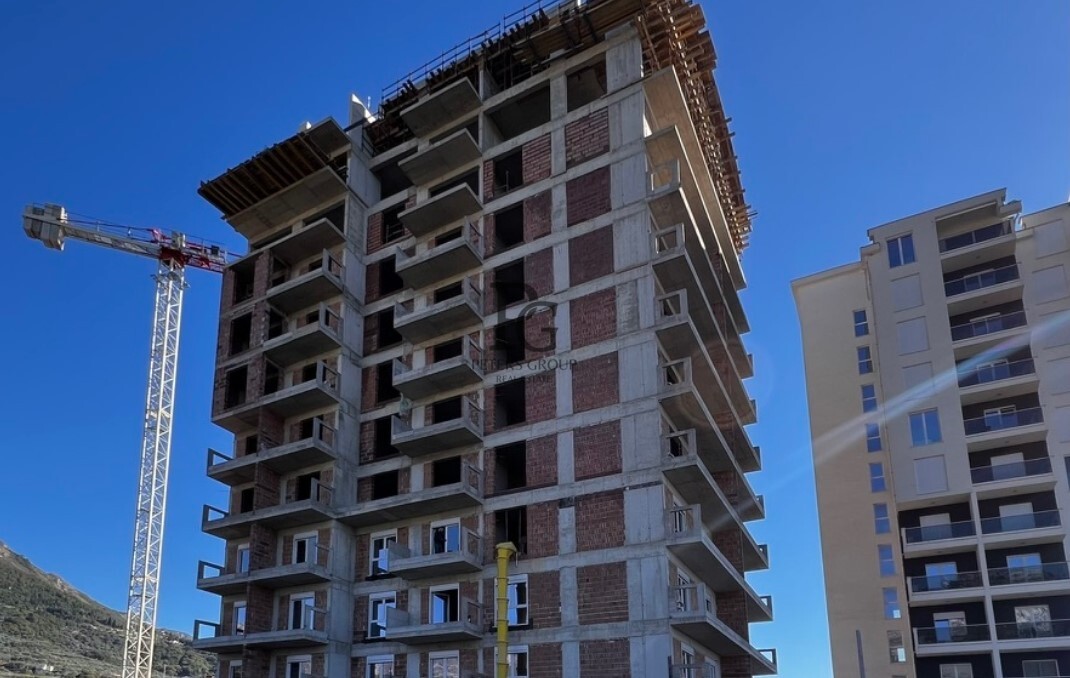 Studio apartman u zgradi u izgradnji sa bazenom u Baru je na prodaju.