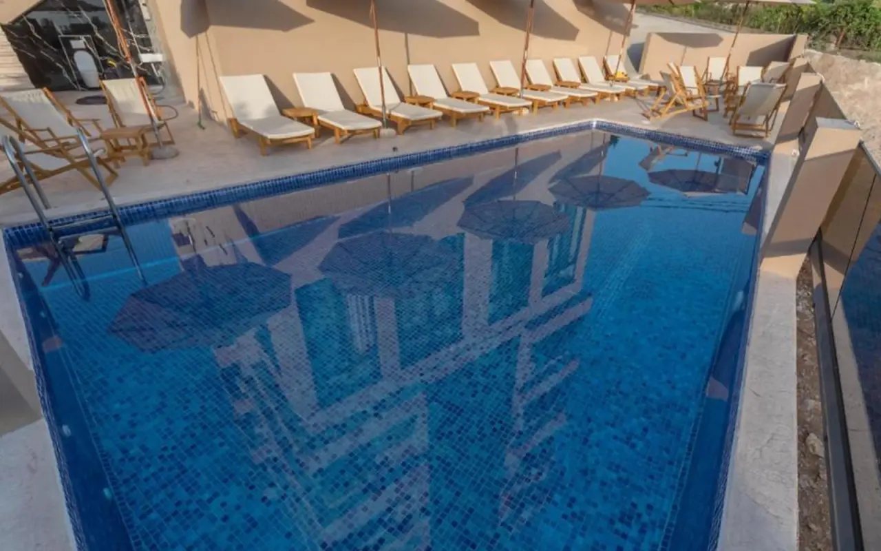 Luxury Studio in 4-Star Hotel with Pool & Terrace