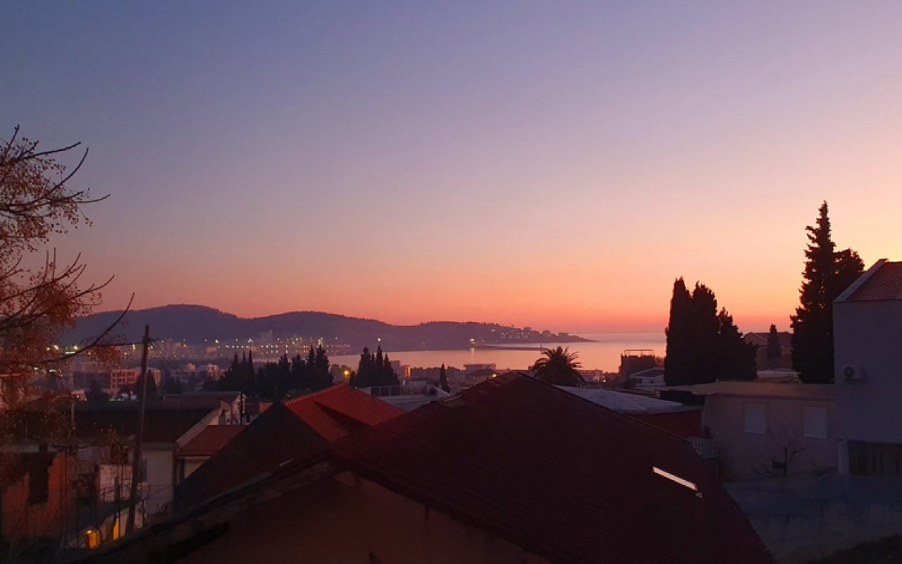 1-Zimmer-Apartment mit verglaster Meerblick-Terrasse, Šušanj, Bar