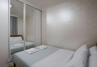 One-bedroom apartment with sea and mountain views in the very center of Budva, 200 meters to the se