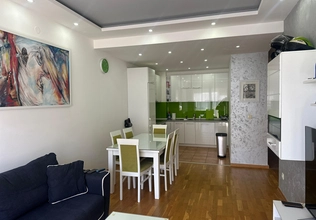 Zu vermieten: 1-Zimmer-Apartment mit Meerblick & Privatparkplatz vor der Saison, in Budva ab Sep.