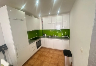 Zu vermieten: 1-Zimmer-Apartment mit Meerblick & Privatparkplatz vor der Saison, in Budva ab Sep.