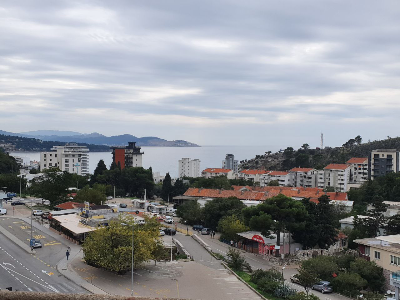 Apartment for sale in a new building in the center of Sutomore