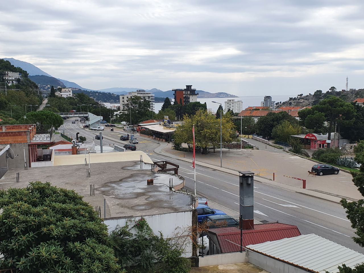 Apartment for sale in a new building in the center of Sutomore