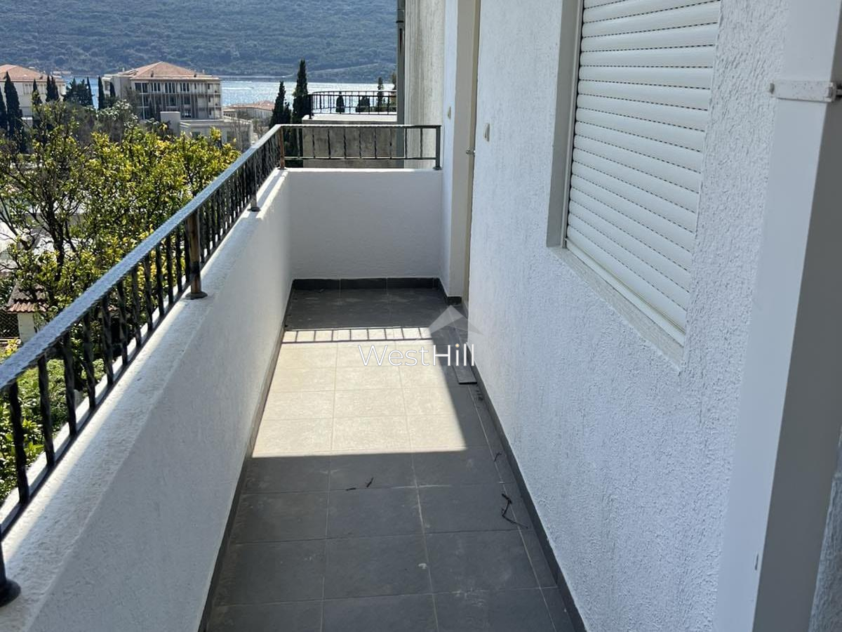 Sale sea-view one bedroom apartment in Kumbor opposite Portonovi, Herceg Novi - object 8336 in Mont