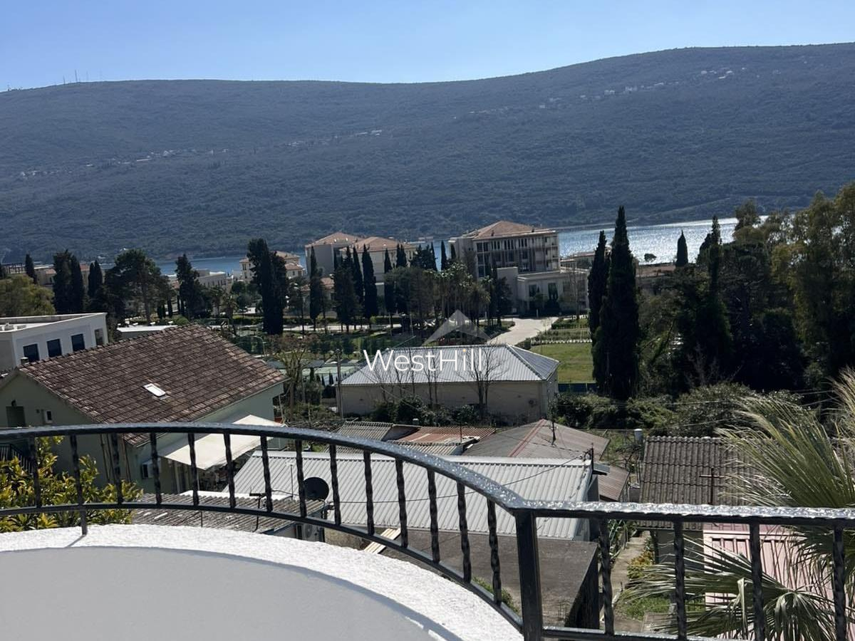 Sale sea-view one bedroom apartment in Kumbor opposite Portonovi, Herceg Novi - object 8336 in Mont