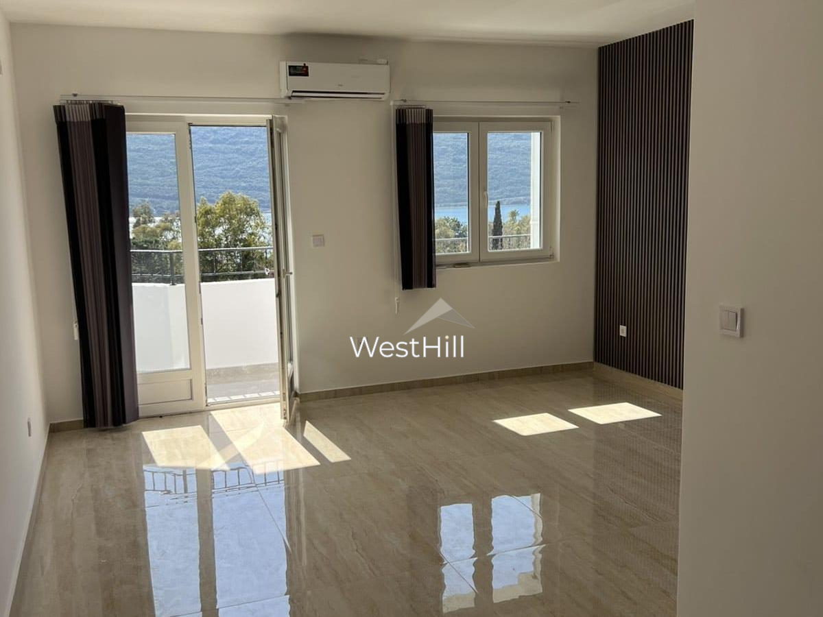 Sale sea-view one bedroom apartment in Kumbor opposite Portonovi, Herceg Novi - object 8336 in Mont