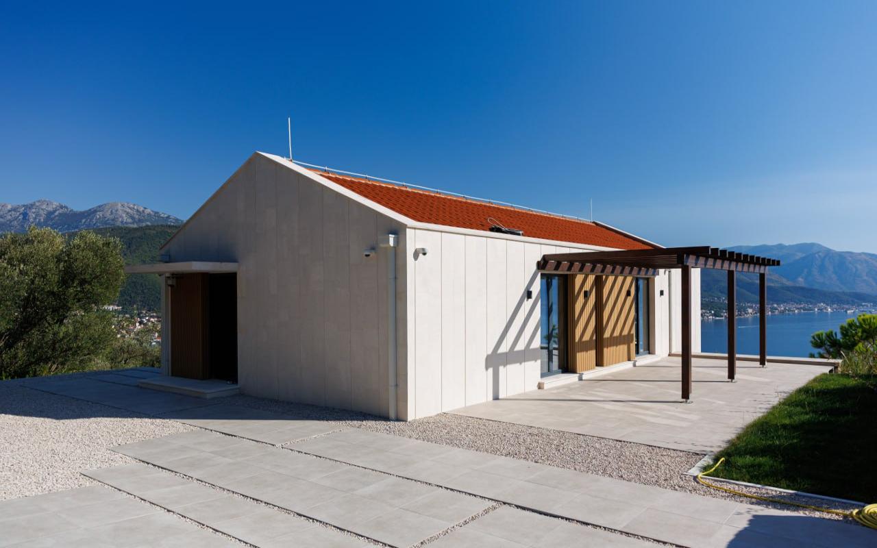 Modern villa for sale in Lustica