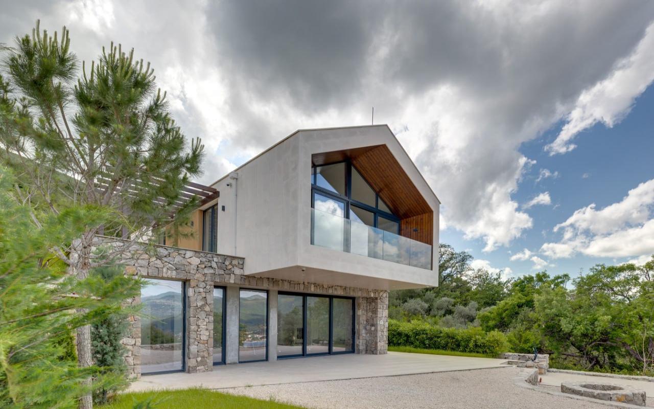 Modern villa for sale in Lustica
