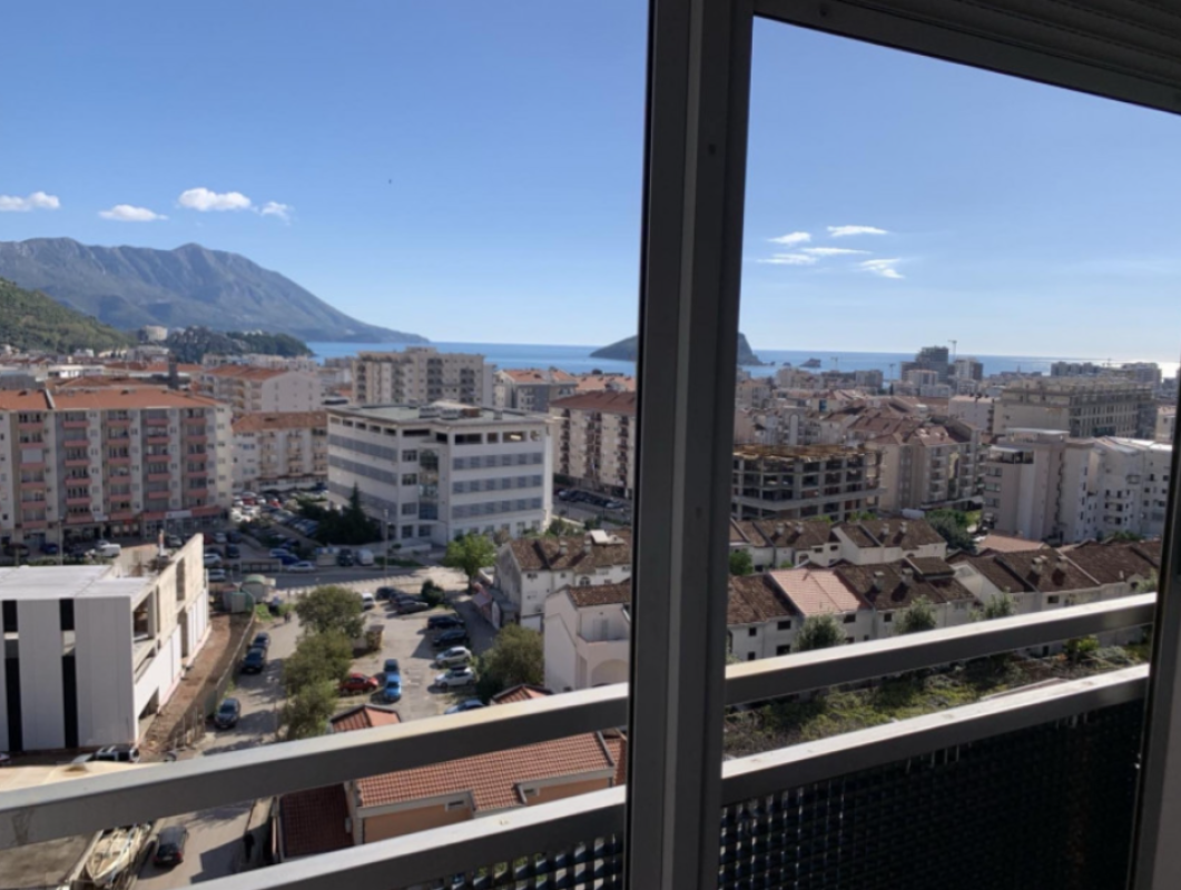 Apartment for sale with sea view in Budva.