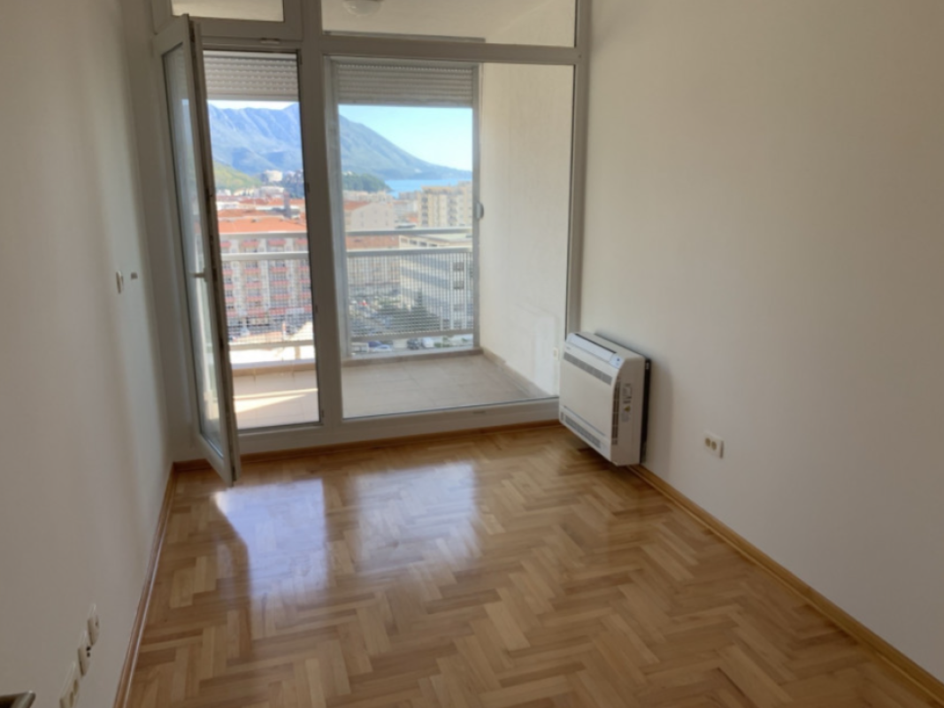 Apartment for sale with sea view in Budva.