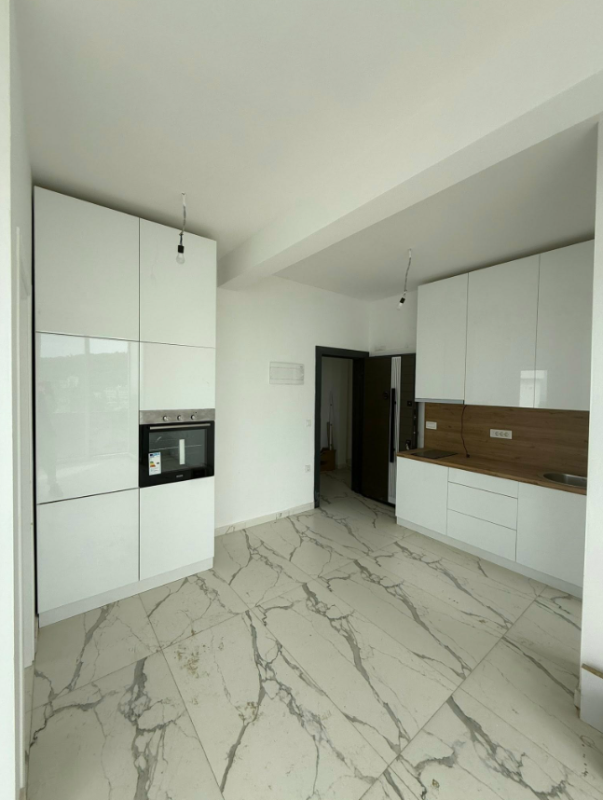 Apartment with sea view for sale in Utjeha.