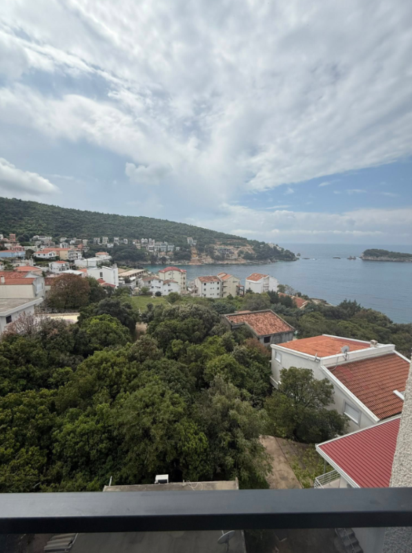 Apartment with sea view for sale in Utjeha.
