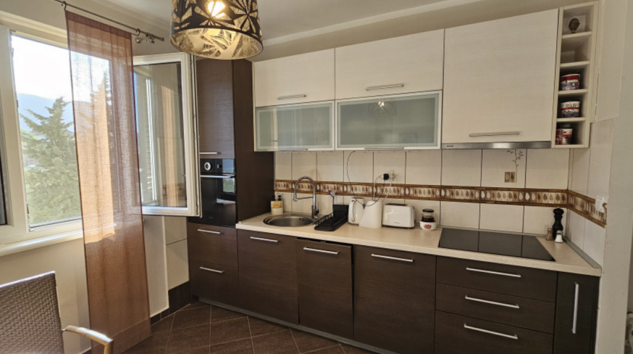 Apartment for sale with sea view in Igalo.
