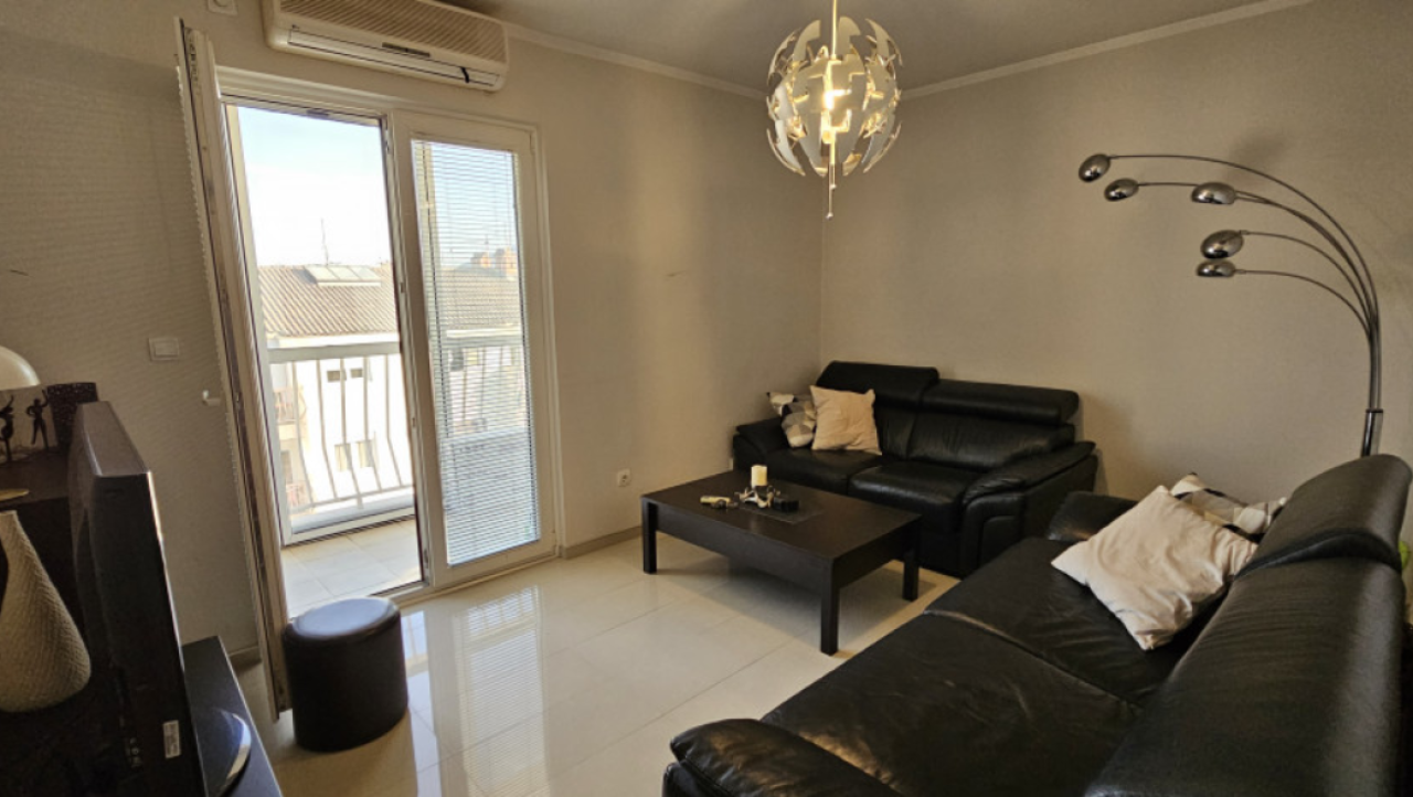 Apartment for sale with sea view in Igalo.