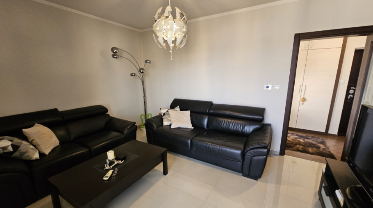 Apartment for sale with sea view in Igalo.