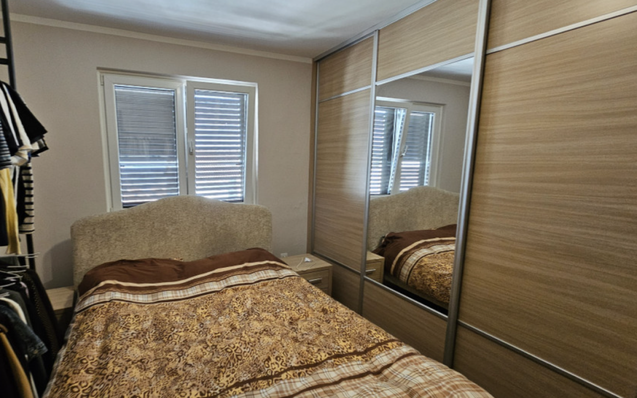 Apartment for sale with sea view in Igalo.
